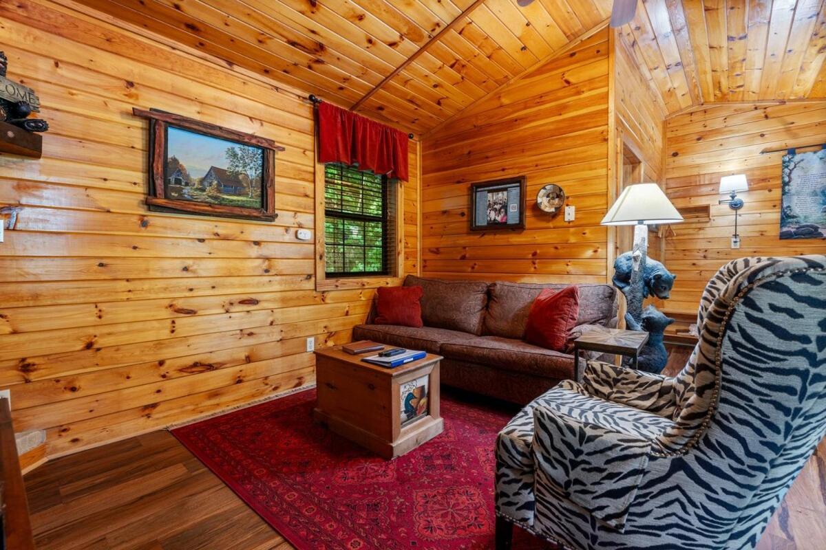 Cabin 5 Studio Cabin With Hot Tub, Water View And Fire Pit Βίλα Sevierville Εξωτερικό φωτογραφία